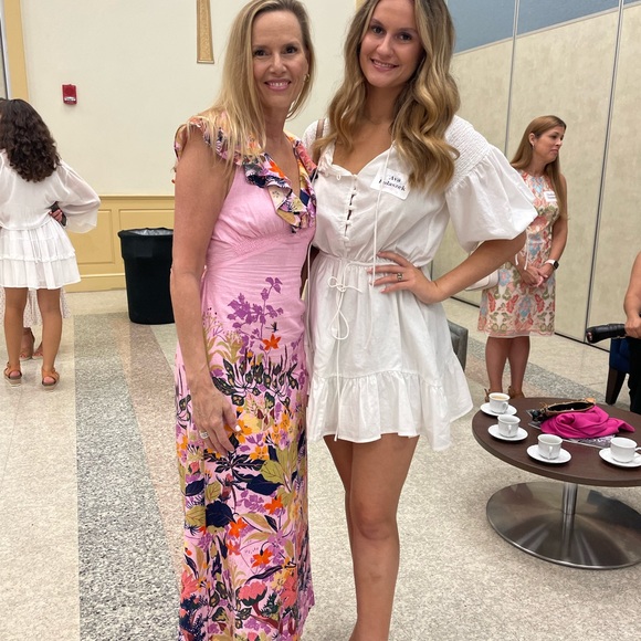 Meet your Posher, Carla - Picture 5 of 6